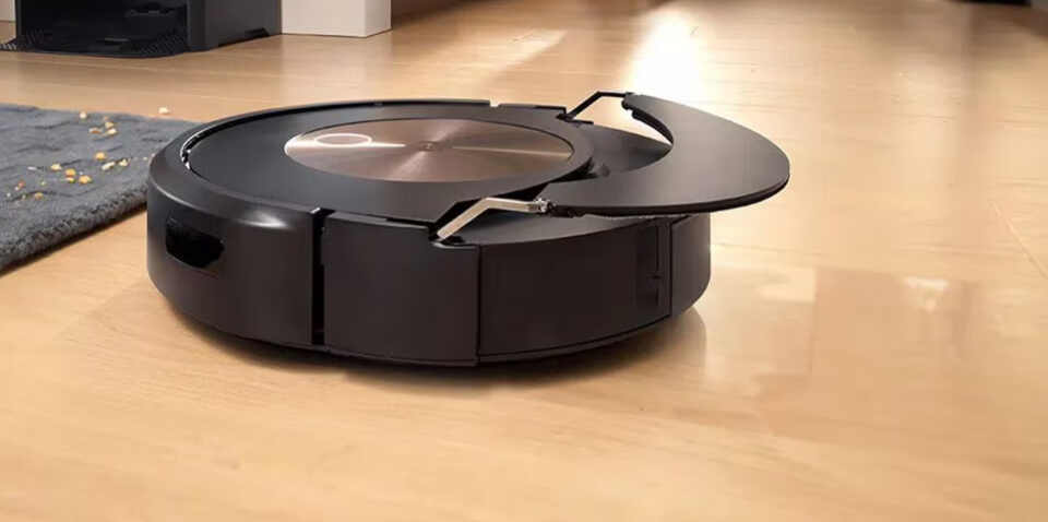 Robot vaccum cleaner hijacked